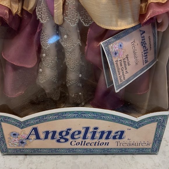 Angelina collection doll - Picture 5 of 7